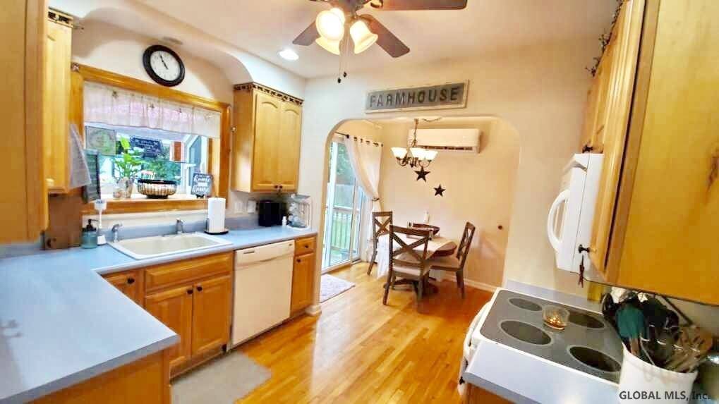 Rotterdam, NY 12303,1043 WAVELL Road
