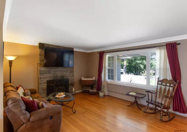 North Greenbush, NY 12144,27 GROVE Street