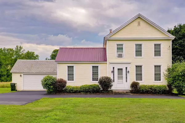 1713 W RIVER Road, Moreau, NY 12828