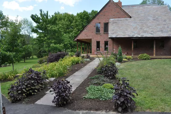 East Greenbush, NY 12061,287 UPPER MANNIX Road