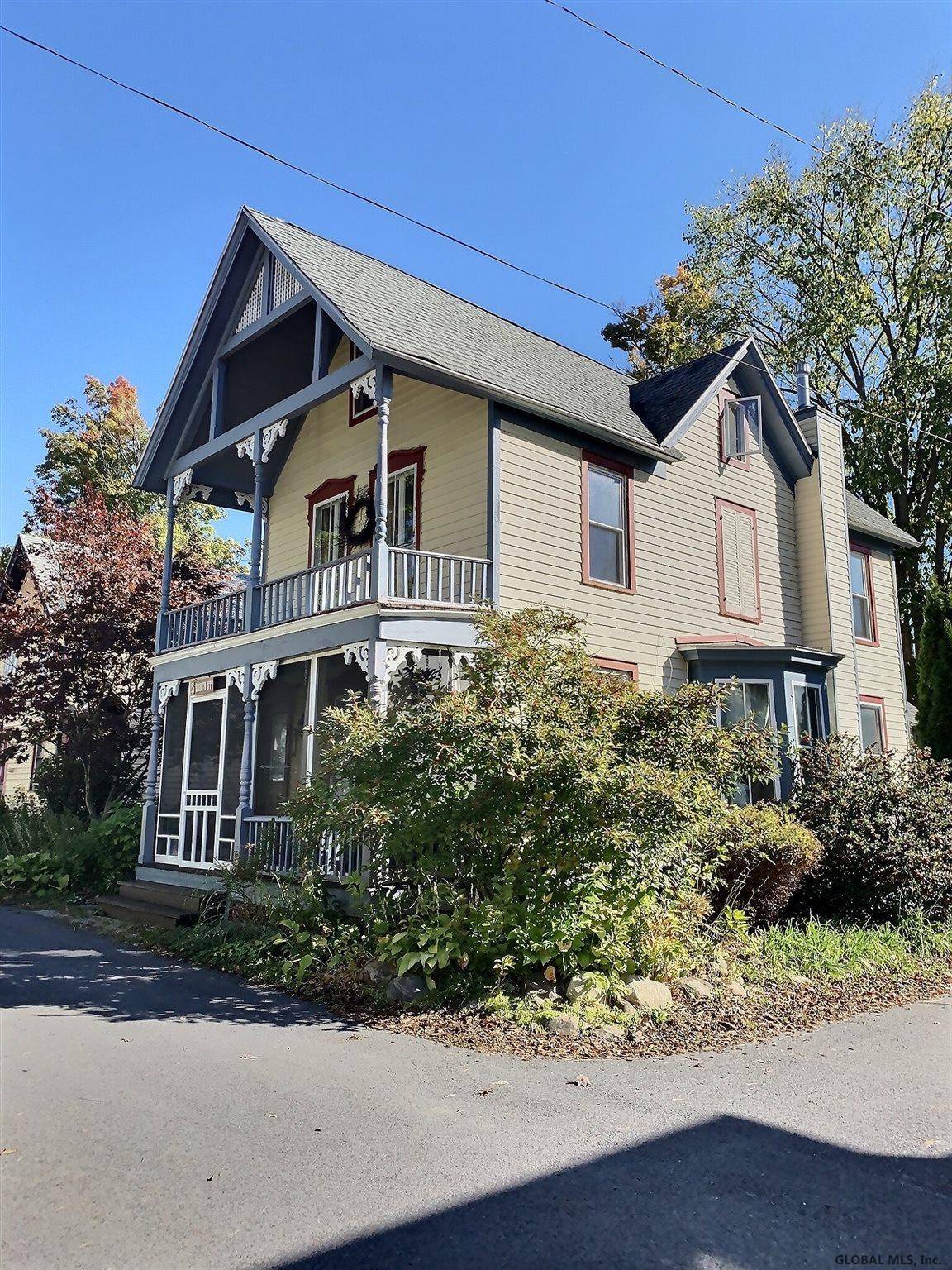 5 8TH Street, Round Lake, NY 12151