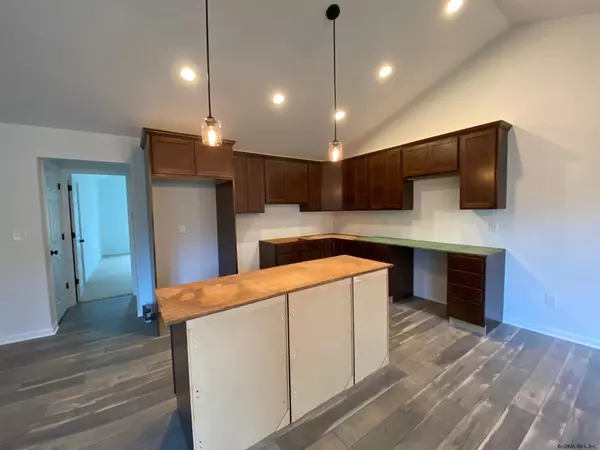 East Greenbush, NY 12144,23 DONNELLY Drive