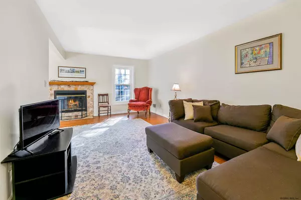 Ballston Spa, NY 12020,42 DEER RUN Drive