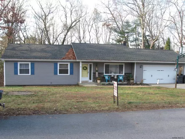 18 TWICWOOD Lane, Queensbury, NY 12804