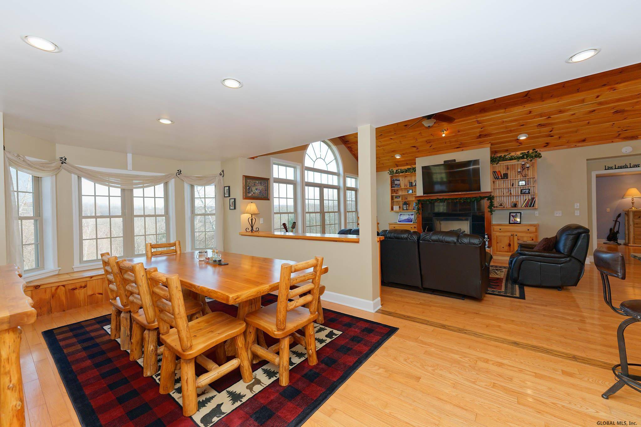 Cambridge, NY 12816,1834 MEETING HOUSE Road