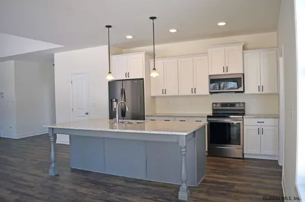 Milton, NY 12020,9 HUNTINGTON Way