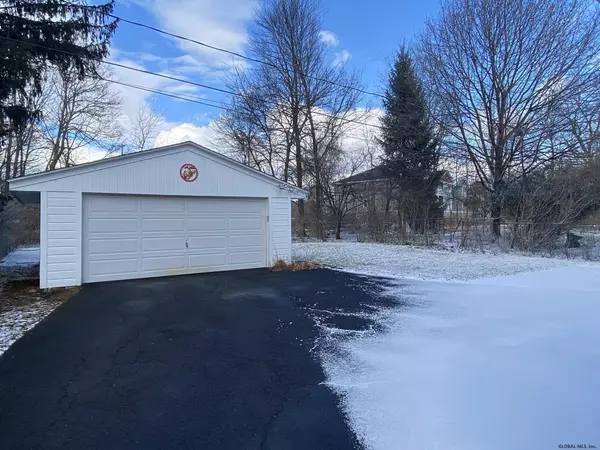 East Greenbush, NY 12061,24 POINT VIEW Drive