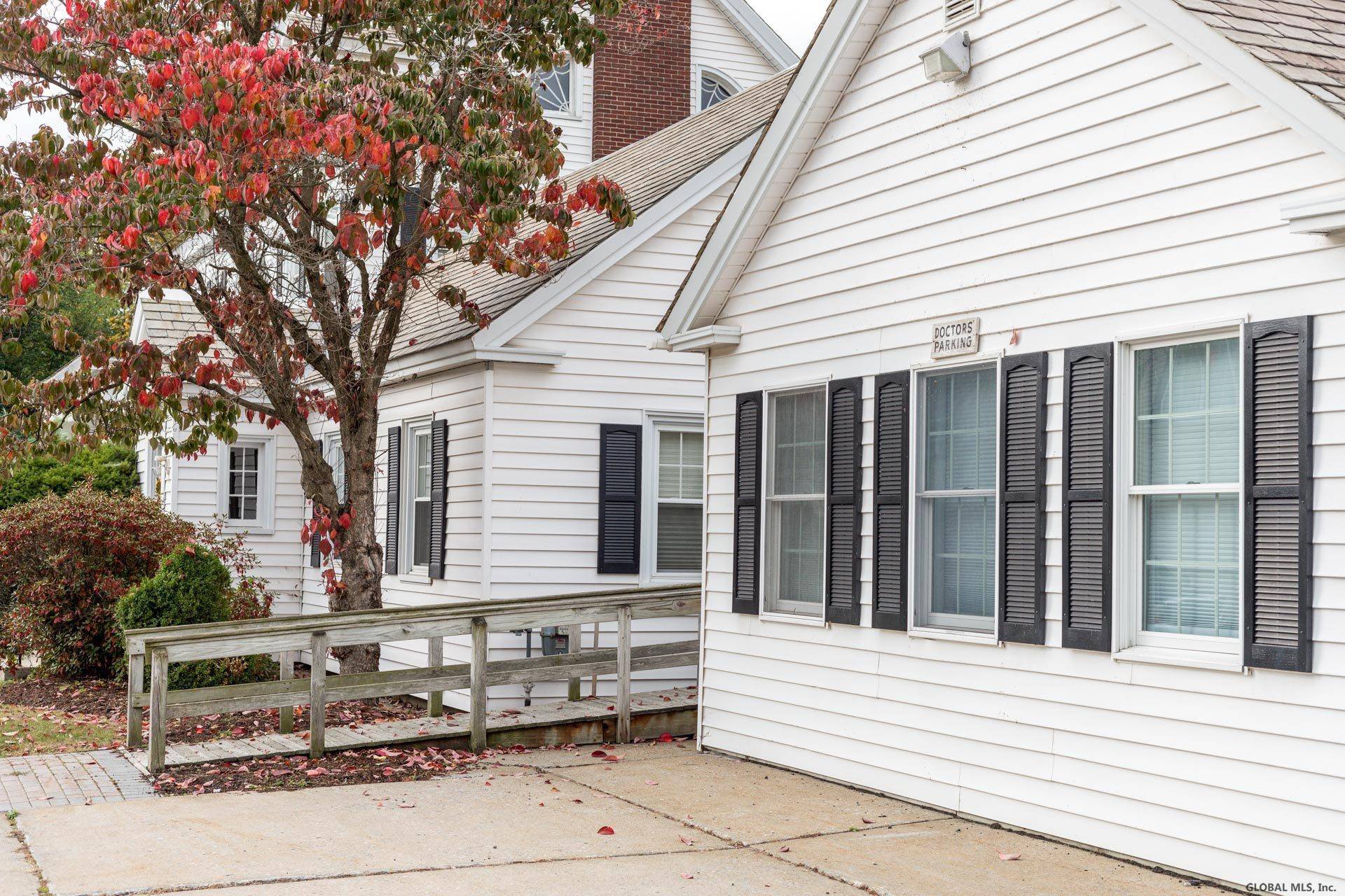 Glens Falls, NY 12801,154 WARREN Street