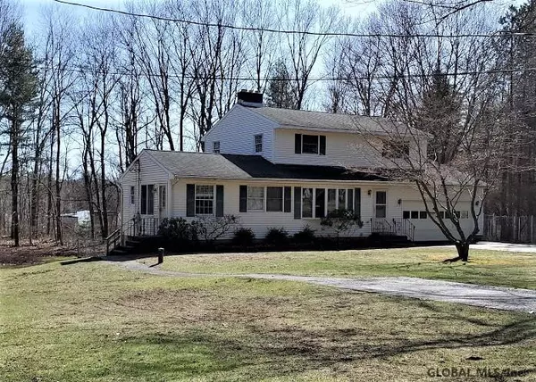 Halfmoon, NY 12065,14 OAK HILL Drive