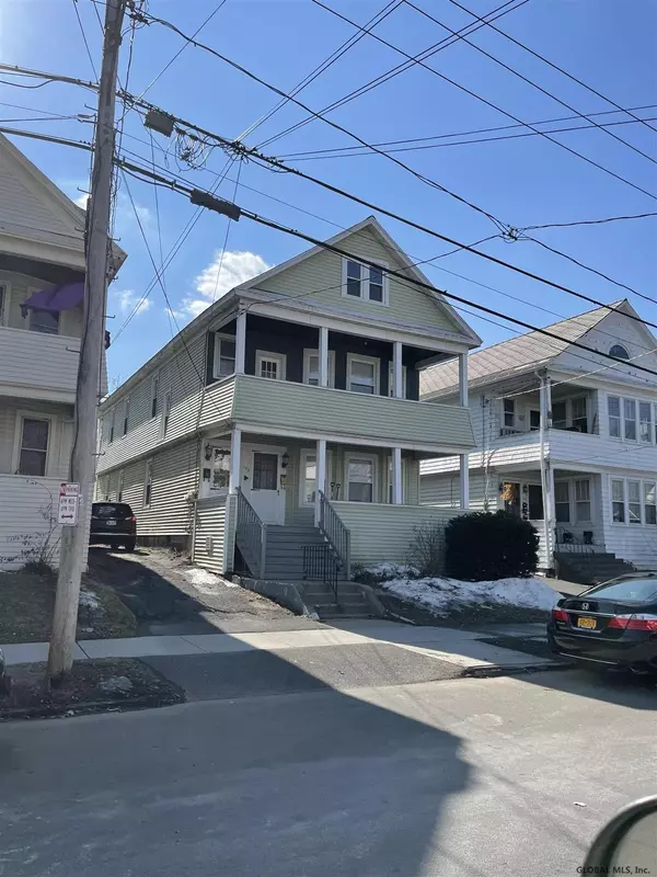 Albany, NY 12208,102 WOODLAWN Avenue