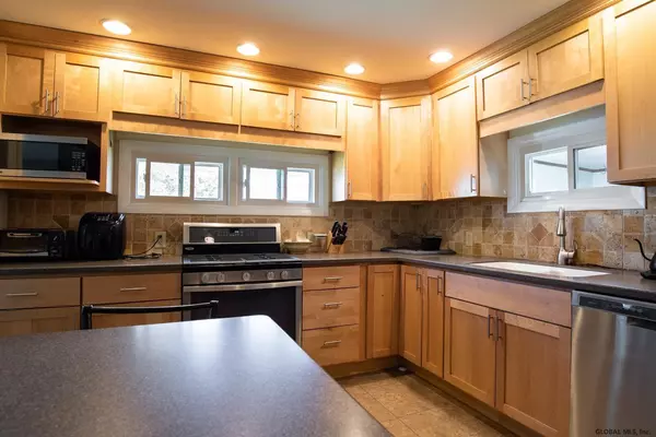 Guilderland, NY 12203,131 ARCADIA Avenue