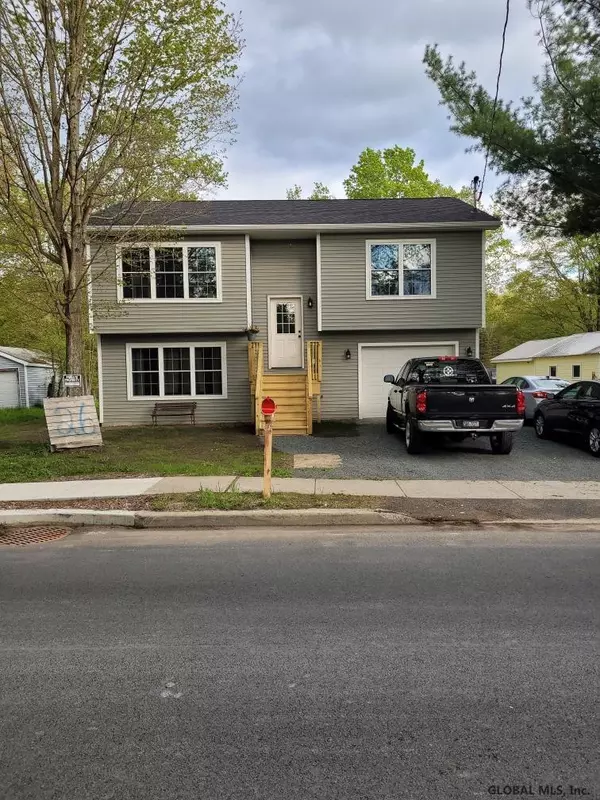 26 LAKE Avenue, Nassau, NY 12123