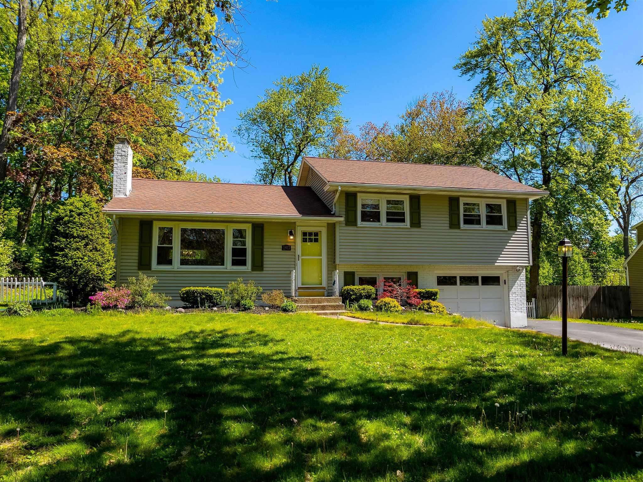 Niskayuna, NY 12309,1917 DOVER Road