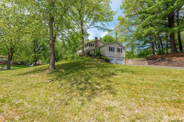 Clifton Park, NY 12065,10 SUNRISE Terrace