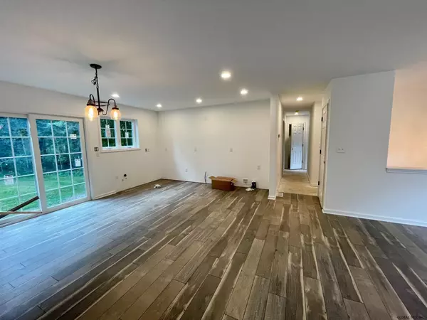 East Greenbush, NY 12144,10 WILLOW Lane