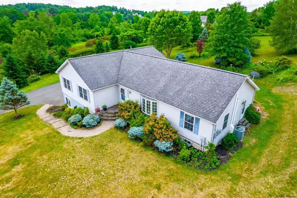 12 SADDLE CLUB HILL Drive, Schodack, NY 12063