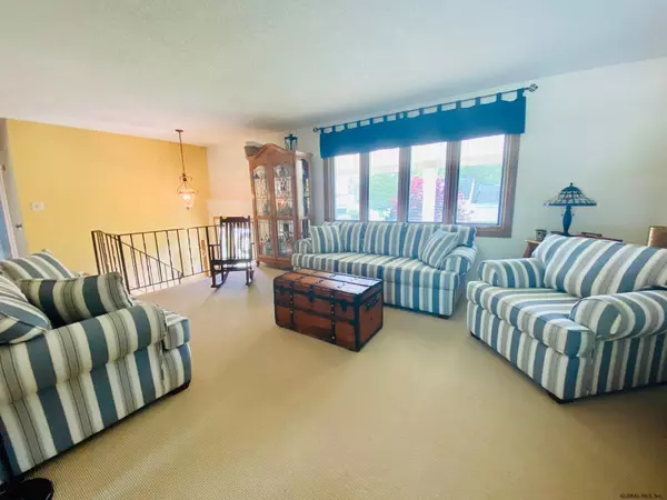 East Greenbush, NY 12061,12 PETALAS Drive