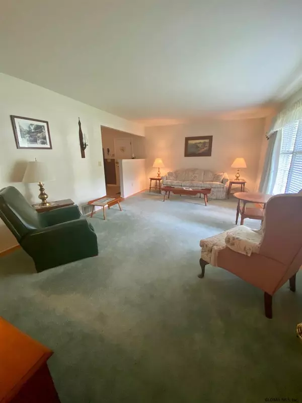 Schodack, NY 12033,17 BELLWOOD Lane