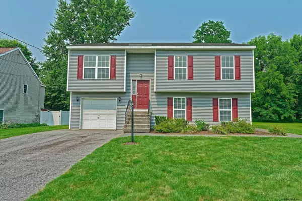 1208 VINE Street, Colonie, NY 12189