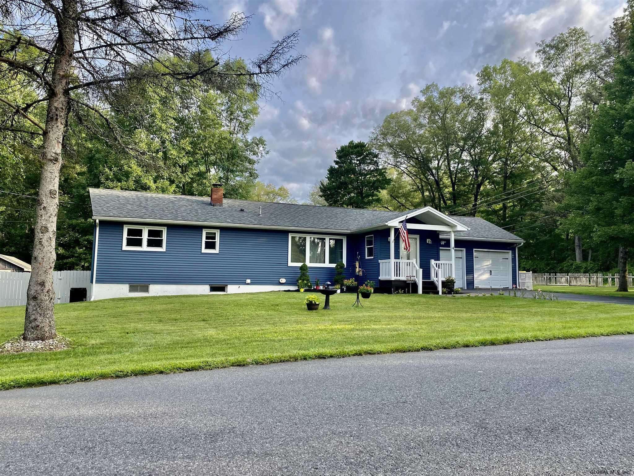 Queensbury, NY 12804,4 COUNTRY COLONY Road