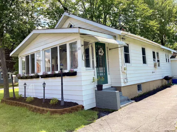 33 CLINTON Street, East Greenbush, NY 12144