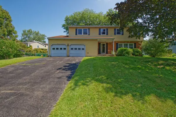 25 MARCONI Drive, Colonie, NY 12110