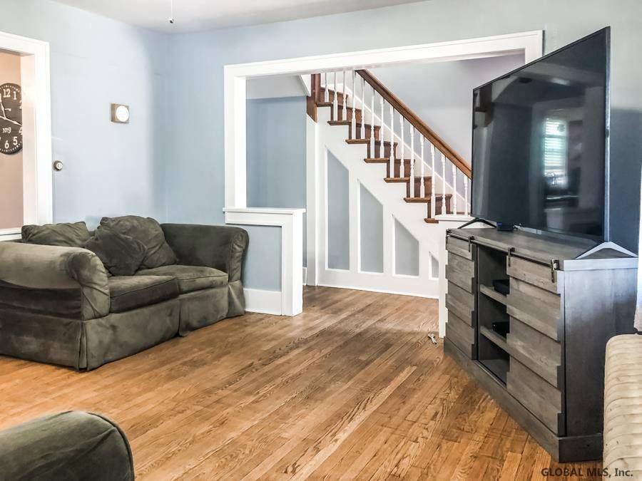 Colonie, NY 12205,19 PIERCE Street
