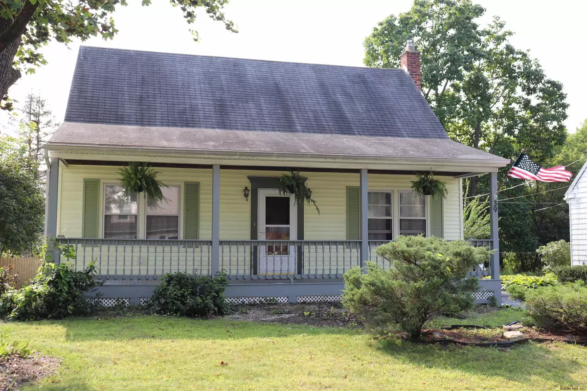 Bethlehem, NY 12054,39 BROOKMAN Avenue