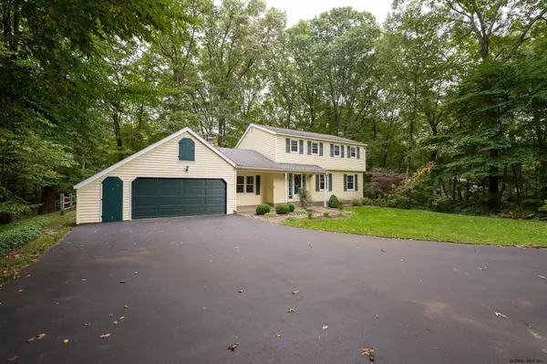 Clifton Park, NY 12065,5 CANTERBURY Road