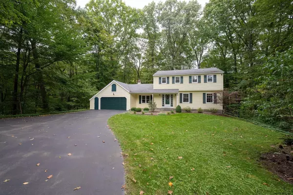 Clifton Park, NY 12065,5 CANTERBURY Road