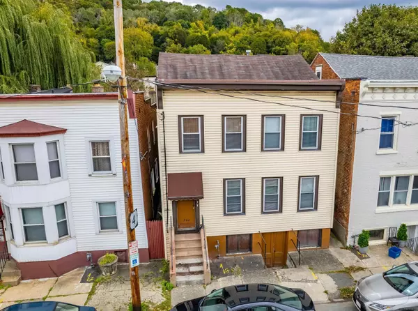 246 4TH Street, Troy, NY 12180