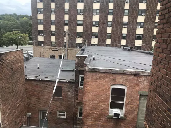 Troy, NY 12180,2136 - 2140 5TH Avenue