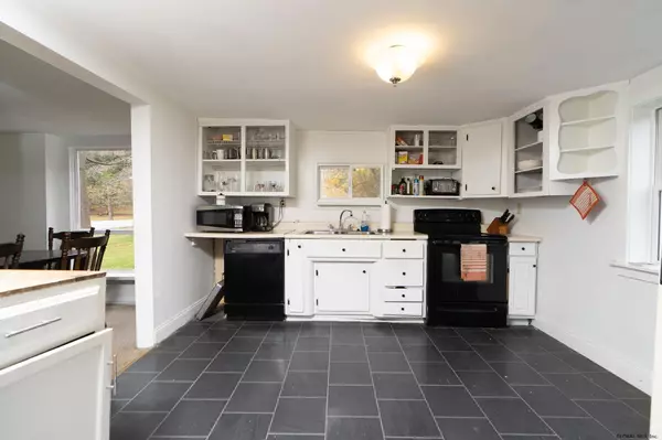 Round Lake, NY 12151,13 GEORGE Avenue