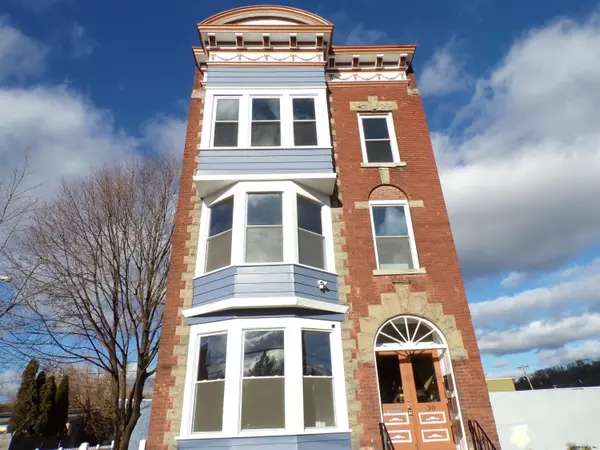 30 RENSSELAER Street, Troy, NY 12180