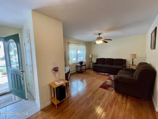 Rensselaer, NY 12144,1 Elm Place