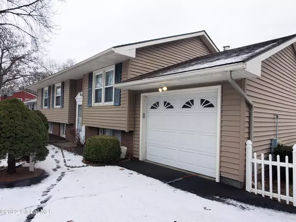 Colonie, NY 12205,21 Moon Drive
