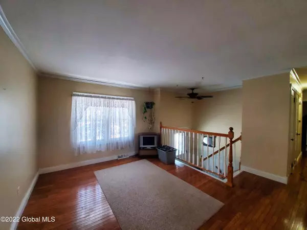 Colonie, NY 12205,21 Moon Drive