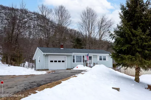 Warrensburg, NY 12885,53 Oak Street