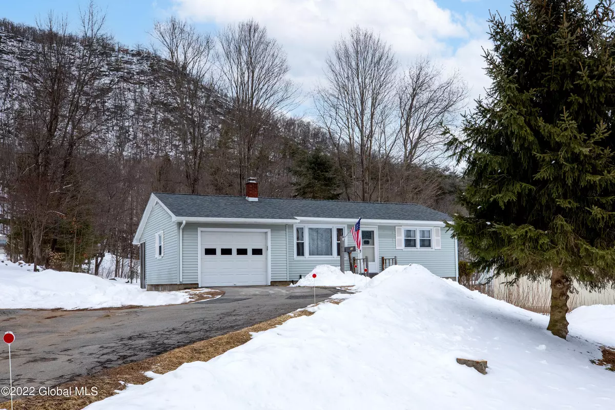 Warrensburg, NY 12885,53 Oak Street