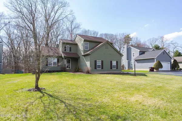 39 Commons Boulevard, Halfmoon, NY 12065