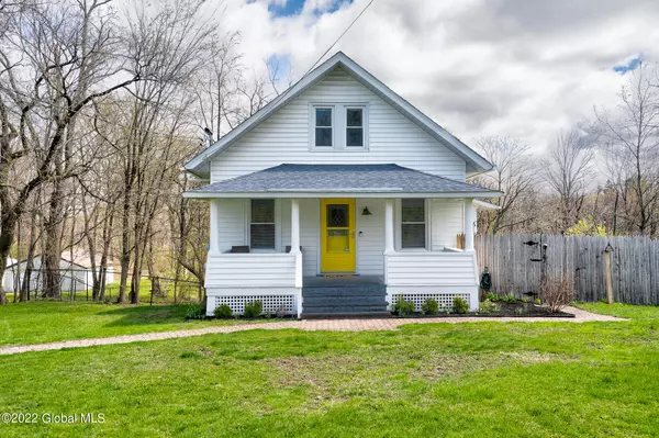 12 Waters Road, East Greenbush, NY 12061