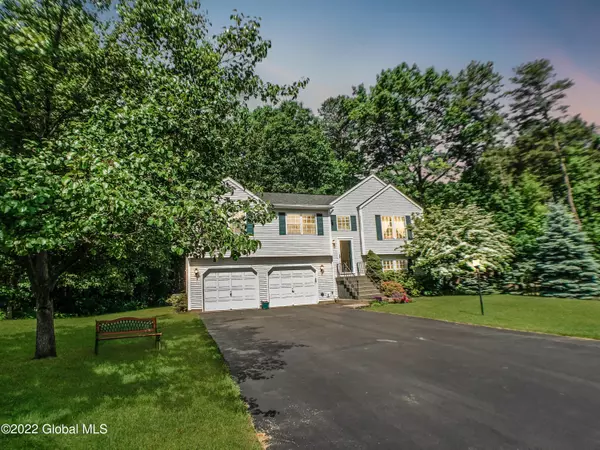 Colonie, NY 12205,12 Kristole Court