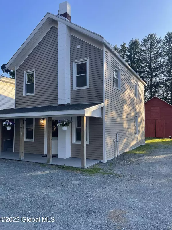 4327 NY 150, Sand Lake, NY 12196