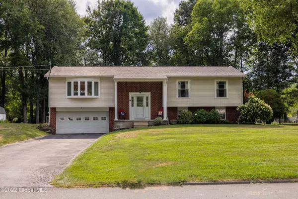 Clifton Park, NY 12065,14 Sonat Road