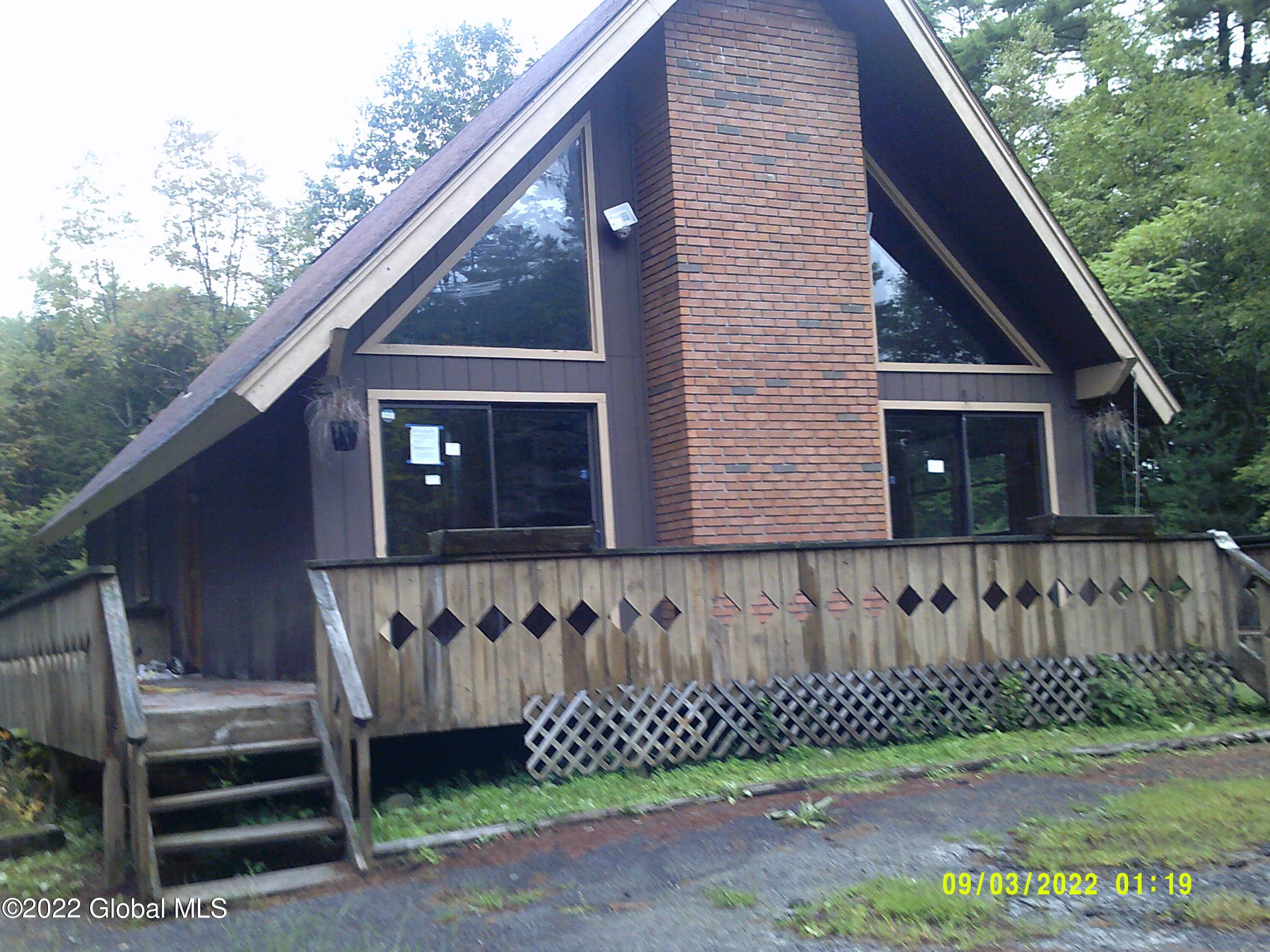 29 Zermatt Road, Lake Luzerne, NY 12846