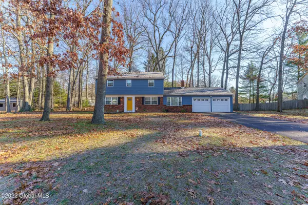 20 Barcelona Drive, Clifton Park, NY 12065