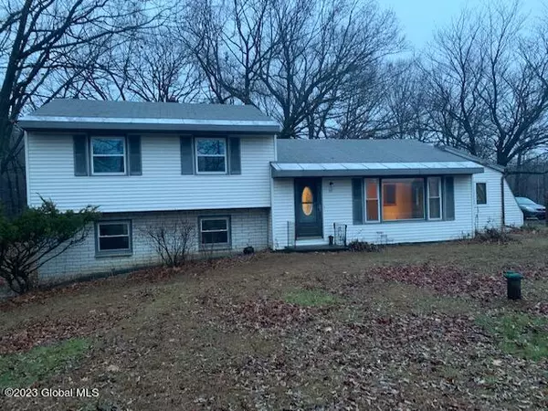 62 Schodack Drive, Schodack, NY 12033