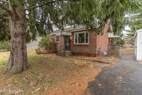 Schenectady, NY 12304,2934 Coniston Road