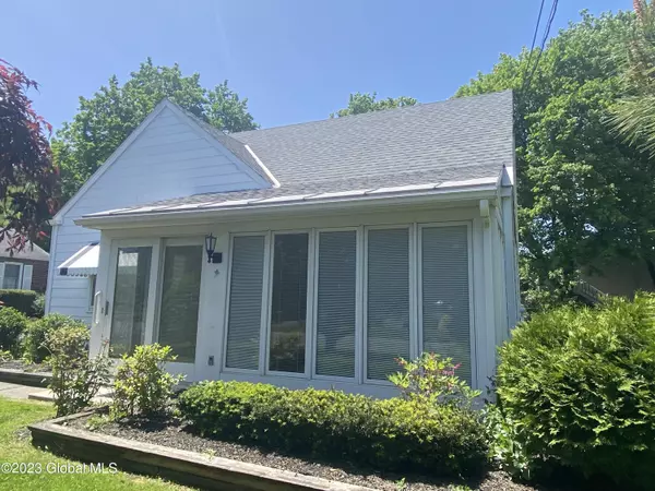 Coeymans, NY 12143,51 Woodlawn Drive