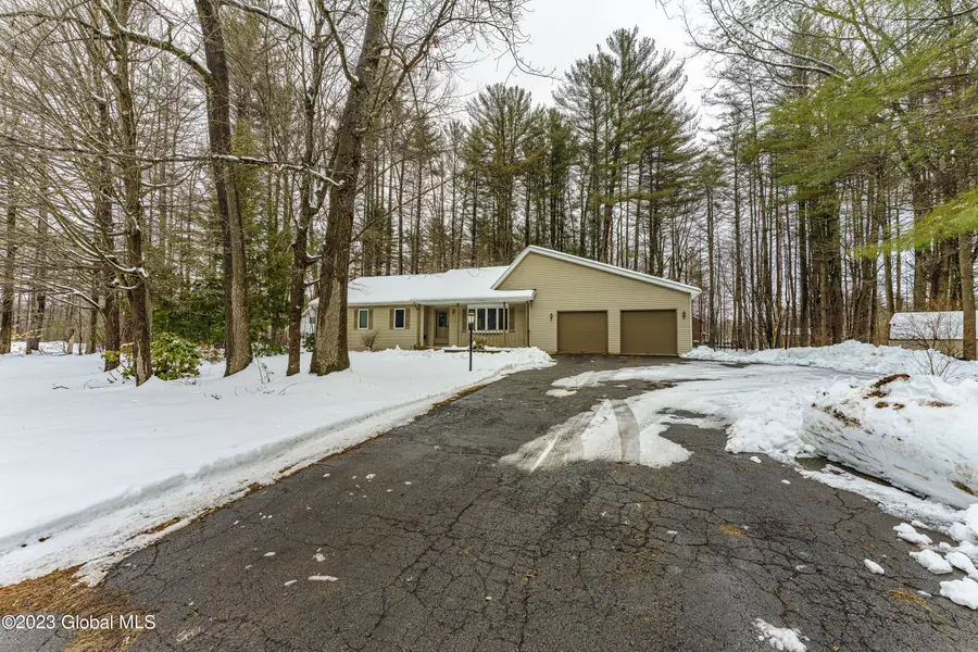 3 Pinebrook Drive, Milton, NY 12020